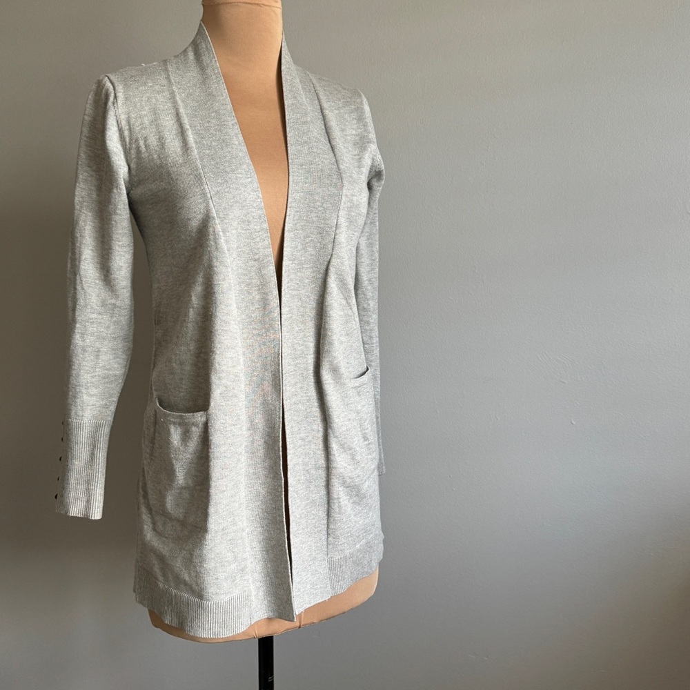 Gray Open Cardigan Golden Cuffs Silver Tone Stretch Stretchy Travel Pockets Grey